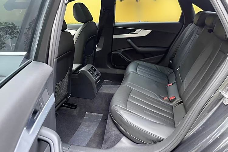 Used Audi A4L 2019 40 TFSI Fashion Edition China VI Emission Standard
