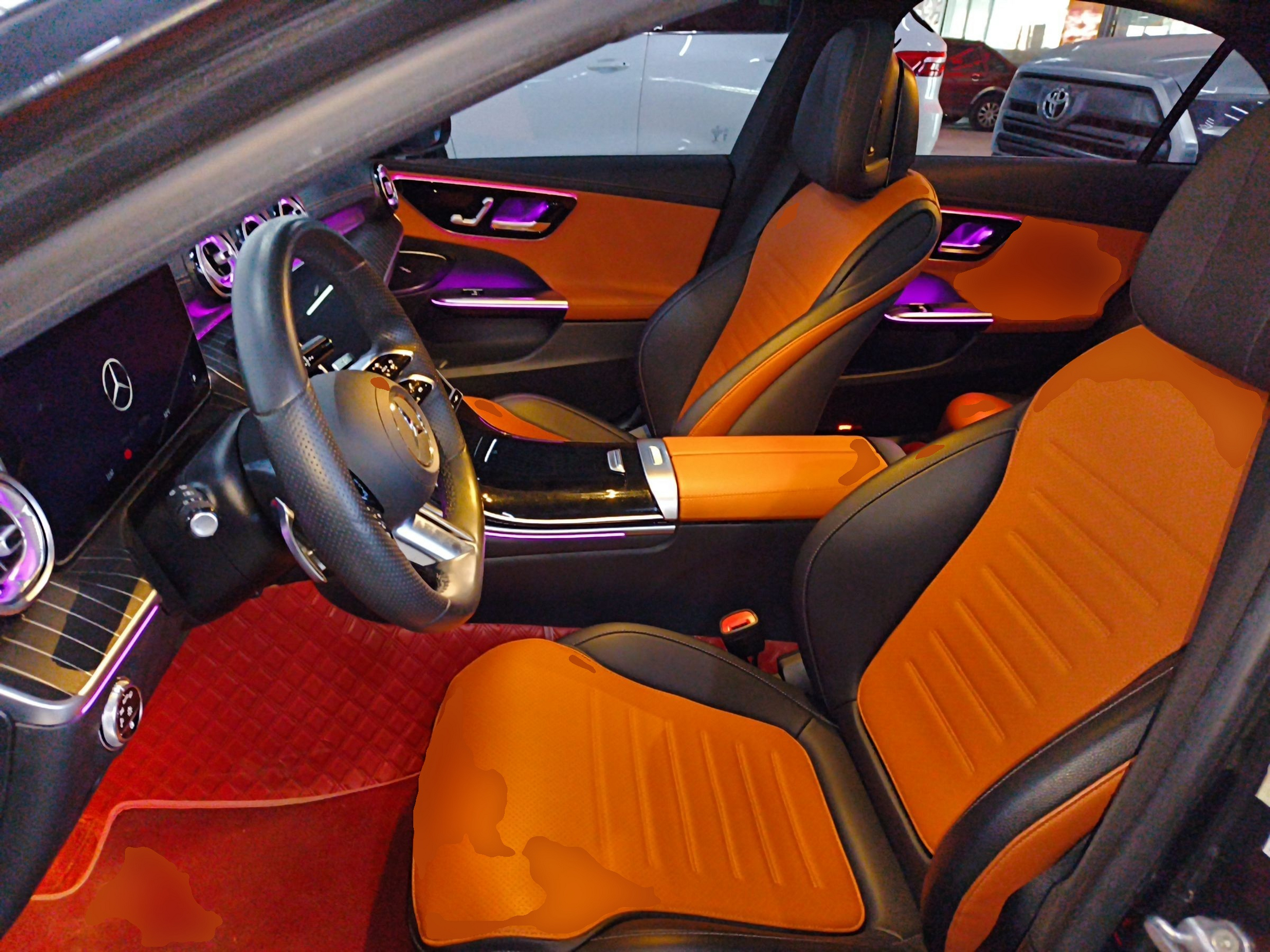 المقاعد الأمامية داخل السيارة