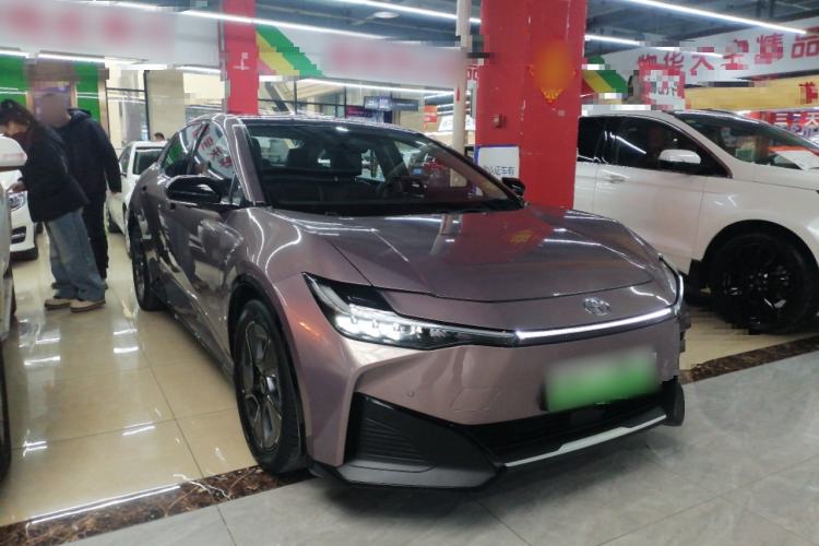 Used Toyota bZ3 2023 616 km Long-Range Premium
