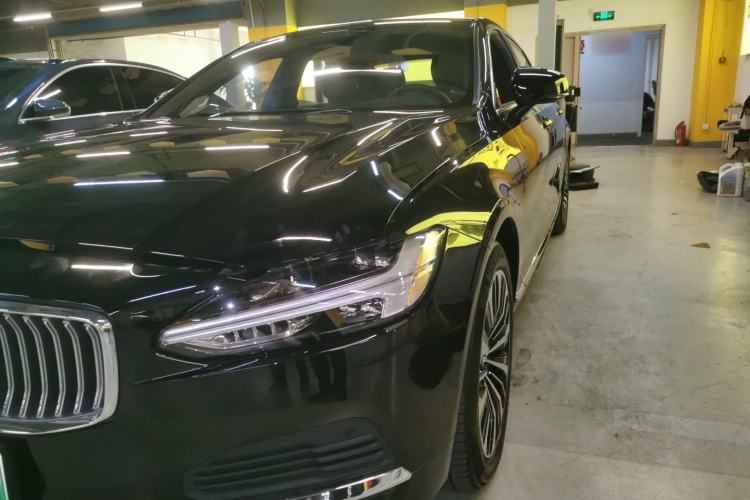 Used Volvo S90 New Energy 2024 Plug-in Hybrid Four-Wheel Drive Long-Range Zhiyi Luxury Edition
