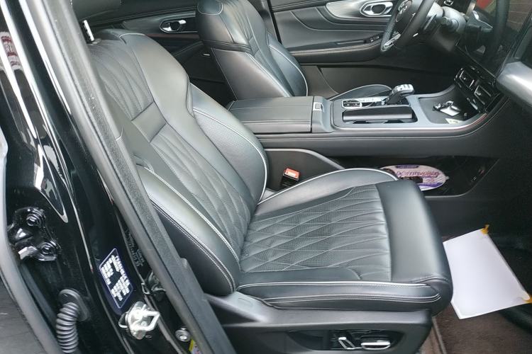 Used GAC Trumpchi GS8 2022 Linghang Series 2.0 TGDI Two-Wheel-Drive Luxury Smart Connectivity Version (7 Seats)