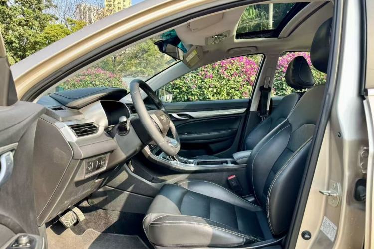 Used Geely Auto Emgrand 2019 Leading Edition 1.5L CVT Upward-Connected Model China VI Standard