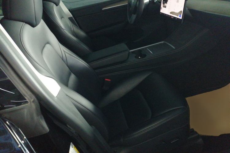 Used Tesla Model Y 2022 Rear-Wheel-Drive Version
