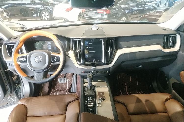 Used Volvo XC60 2020 T5 4x4 Smart Luxury Edition