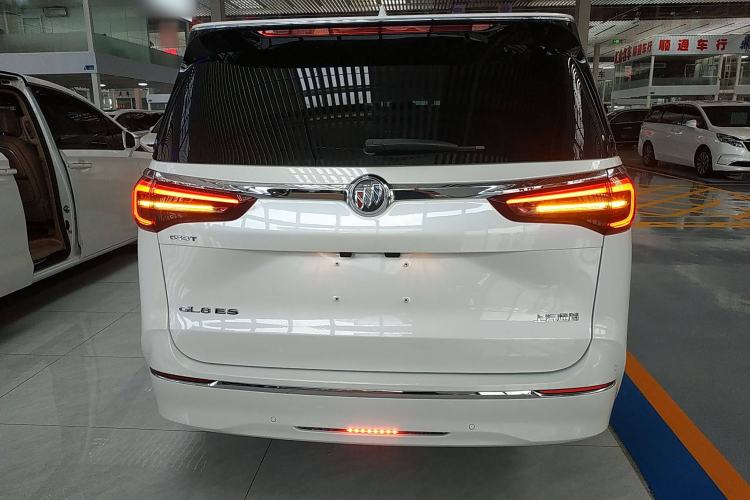 Used Buick GL8 2022 ES Land Cruiser 653T Luxury Model
