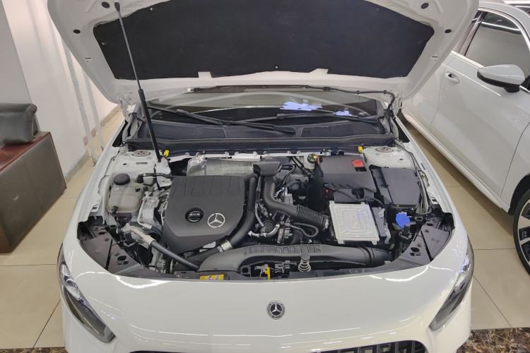 Used Mercedes-Benz A-Class 2021 A 200 L Sport Sedan Fashion Model
