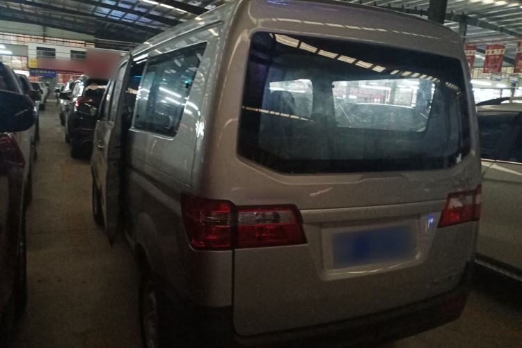 Used Jinbei Hiace X30 2023 1.5L Super-Comfortable Passenger Van 5/6/7-Seater Non-Air-Conditioned Version Model SWC15M