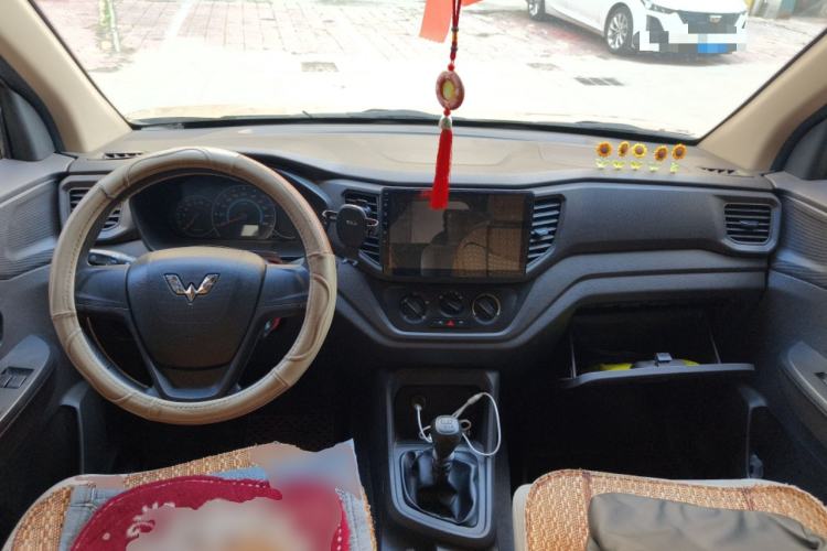 Used Wuling Hongguang V 2019 1.5L Enjoyment Version China VI LAR
