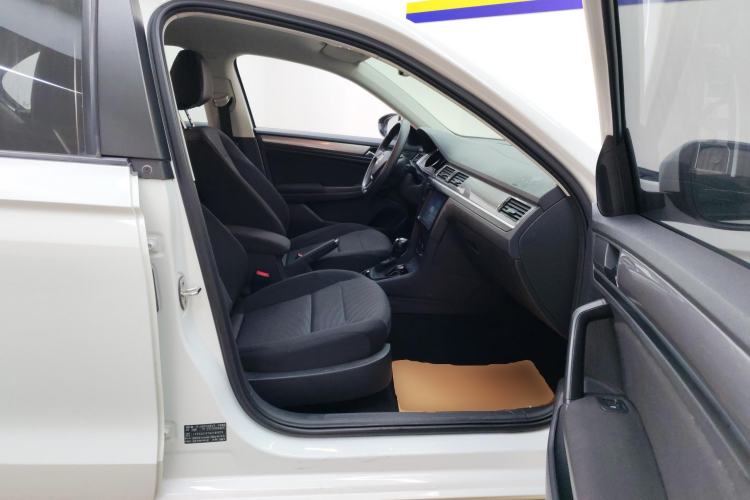 Used Volkswagen Bora 2016 1.6L Automatic Fashion Model
