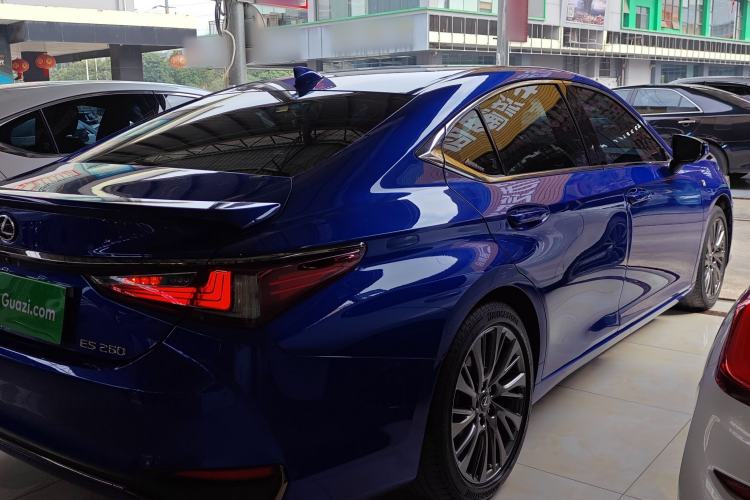 Used Lexus ES 2020 260 F SPORT
