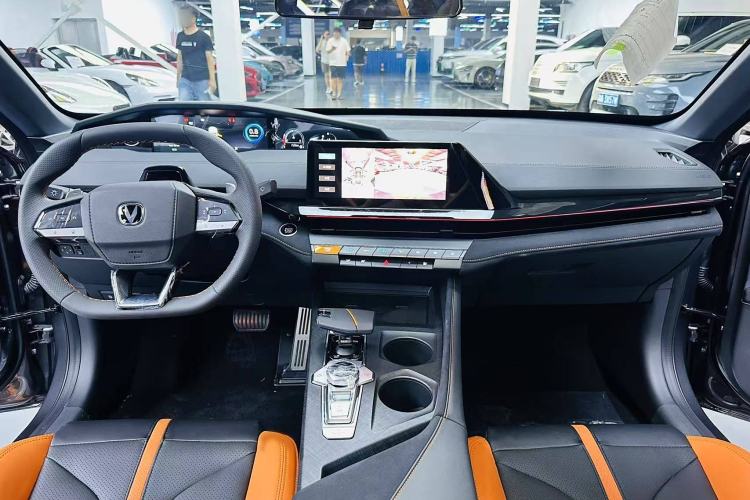 Used Changan UNI-V 2024 1.5T Prestige Sport Edition
