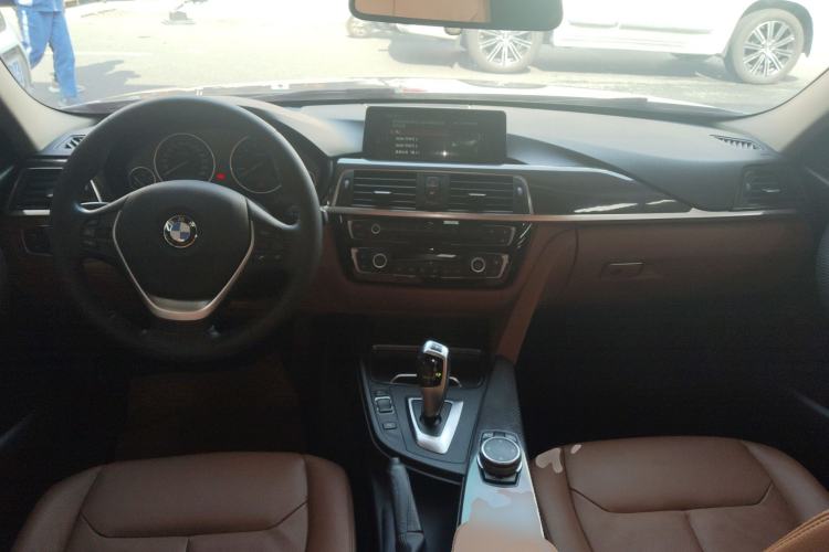 Used BMW 3 Series 2016 320Li Luxury Design Package
