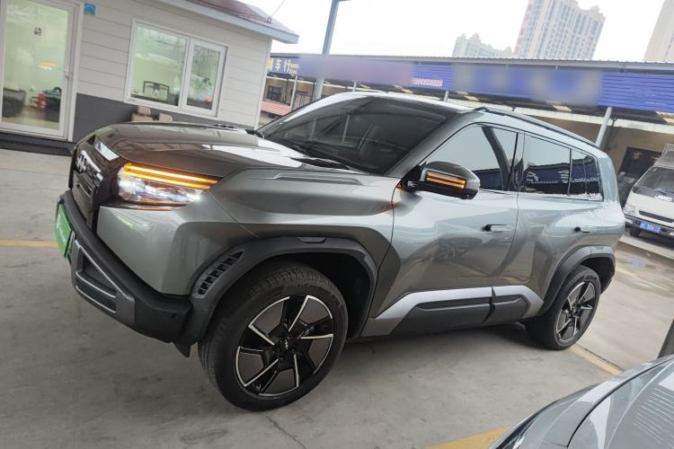 Used  Titanium 3 2025 501 km All-Wheel Drive Intelligent Driving Max Edition