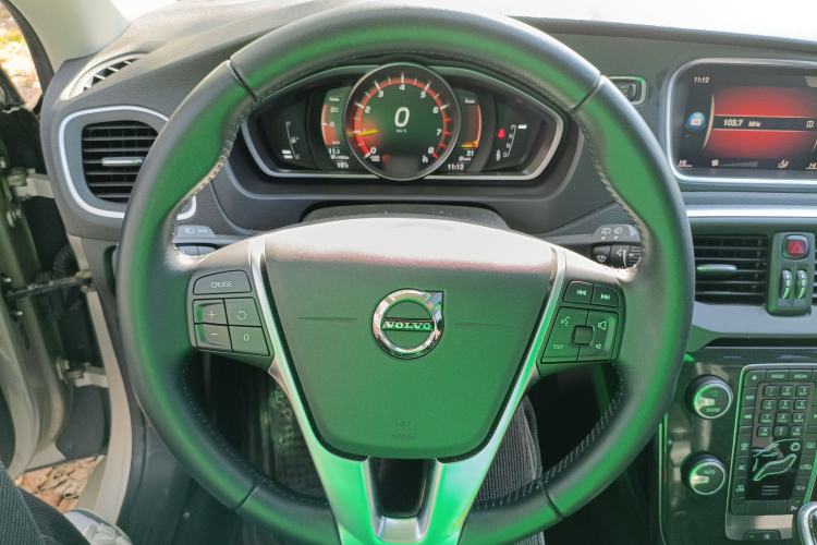 Used Volvo V40 2017 T3 Zhiyi Edition