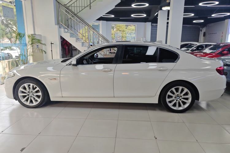 Used BMW 5 Series 2014 528Li Leading Model

