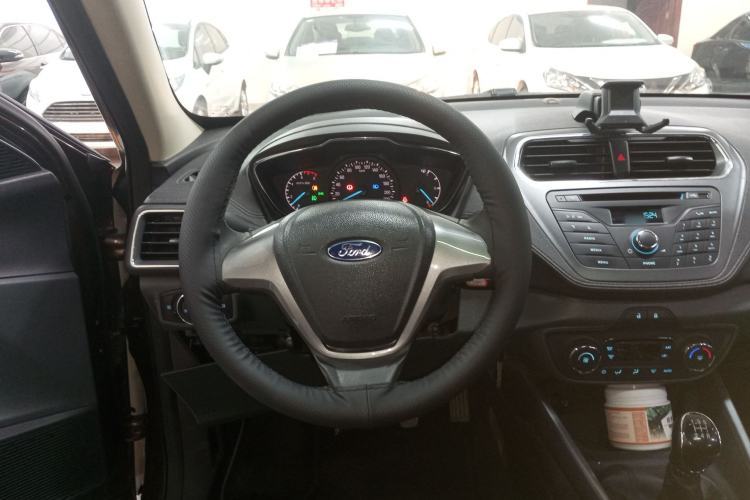 Used Ford Escort 2015 1.5L Manual Fashion Edition
