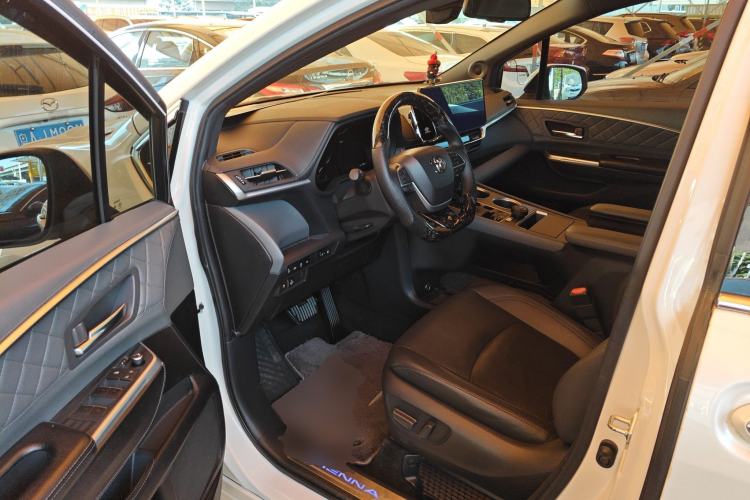 Used Toyota Sienna 2021 2.5L Hybrid Ultimate Edition
