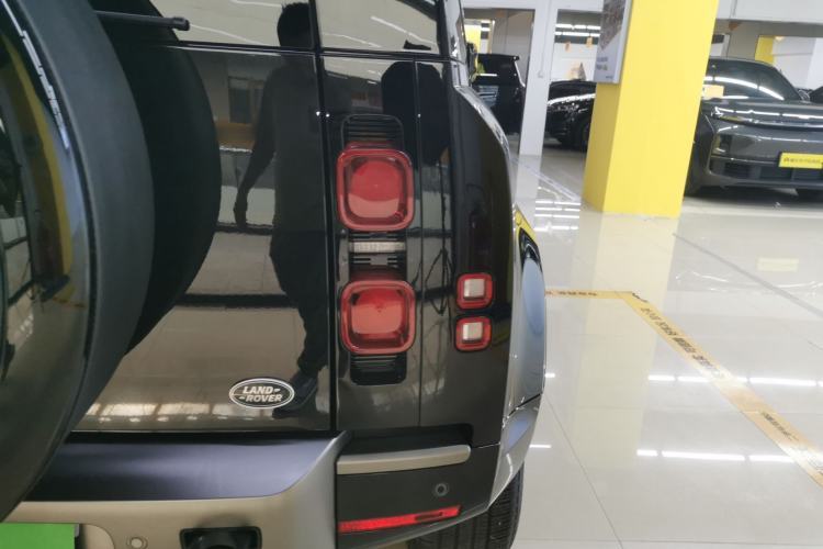 Used Land Rover Defender 2024 110 3.0T P400 X-DYNAMIC HSE
