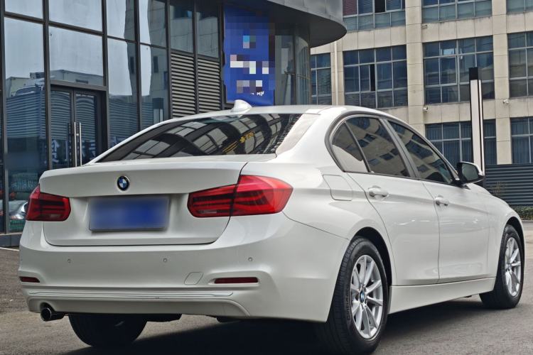 TDK.VehicleDetails.img