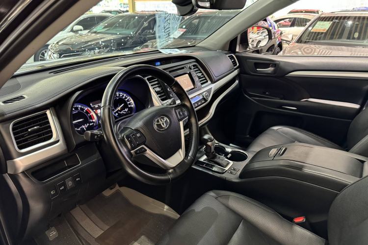 Used Toyota Highlander 2018 2.0T Four-Wheel Drive Luxury Version 7 Seats China VI Standard
