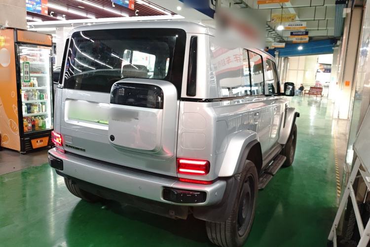 Used  V23 2025 401 Two-Wheel Drive Intelligent Driving Version
