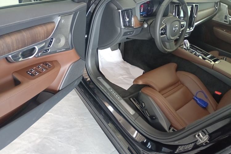 Used Volvo S90 New Energy 2024 Plug-in Hybrid Four-Wheel Drive Long-Range Luxury Smart Edition
