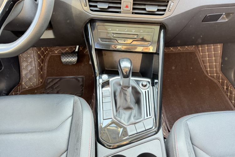 Used Volkswagen Tayron 2020 330TSI Two-Wheel Drive Luxury Smart Connectivity Version
