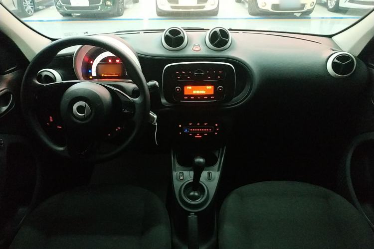 Used  forfour 2016 1.0L 52 kW Dynamic Edition
