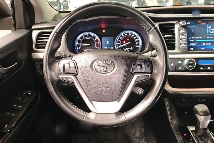 Used Toyota Highlander 2015 2.0T Four-Wheel Drive Luxury Edition 7-Seater
