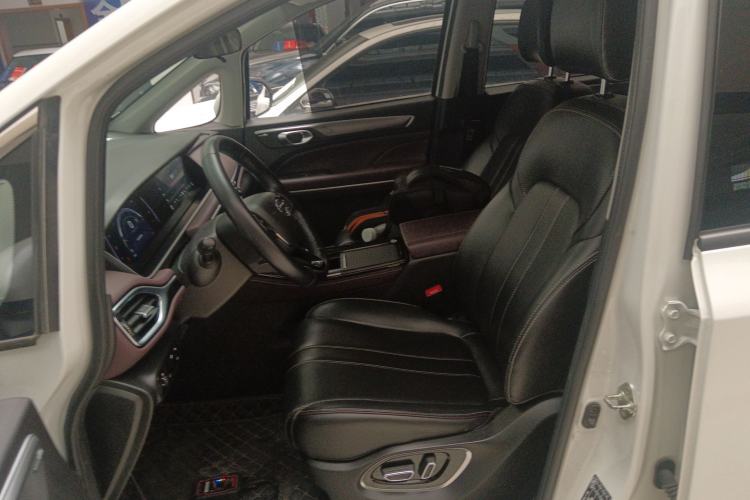 Used GAC Trumpchi M6 2023 PRO 270T DCT Luxury Edition
