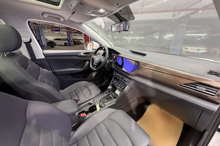 Used Volkswagen Tharu 2022 280TSI Two-Wheel-Drive Luxury Edition