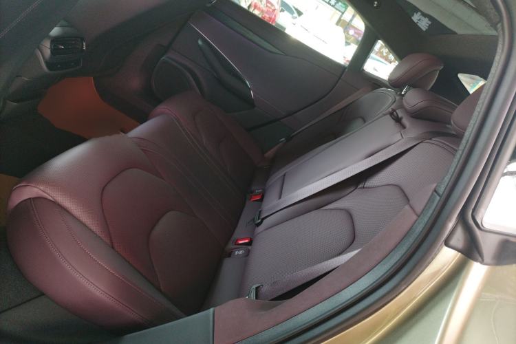 Used  SU7 2024 Rear-Drive Ultra-Long Range Advanced Pro-Level Intelligent Driving Version
