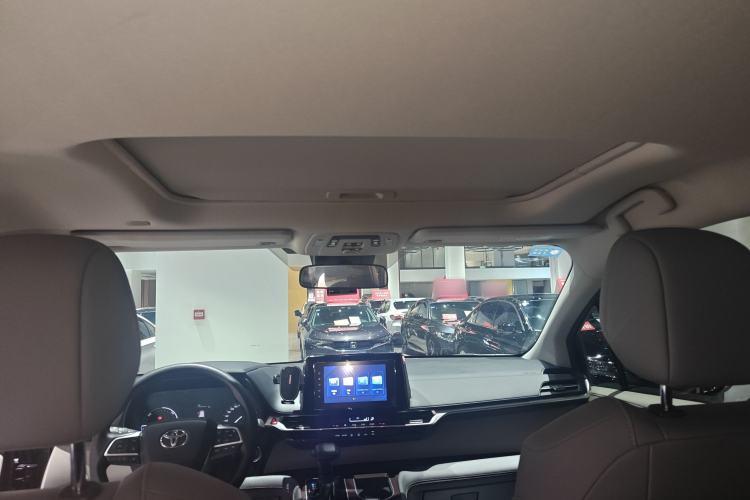 Used Toyota Granvia 2023 2.5L Hybrid Comfort Edition

