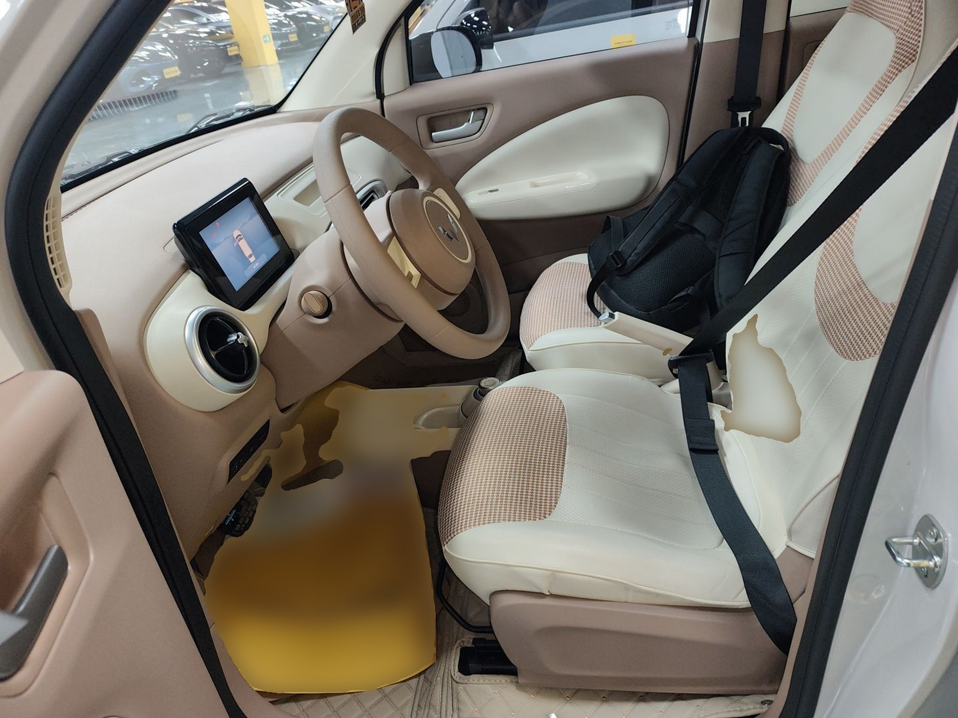 Переднее сиденье в автомобиле