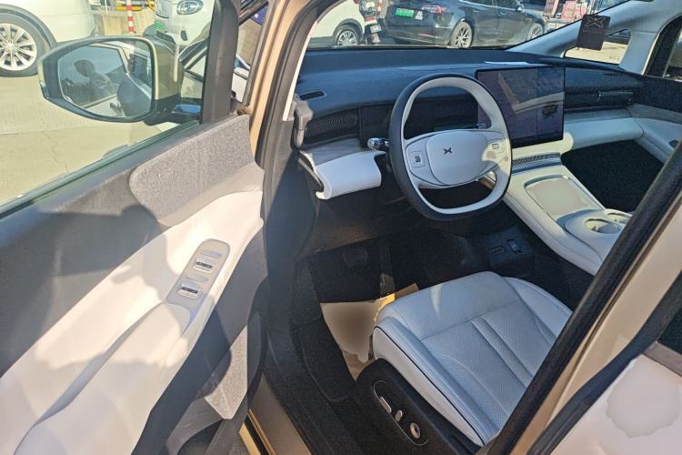 Used XPeng X9 2024 702 Ultra-Long Range Max
