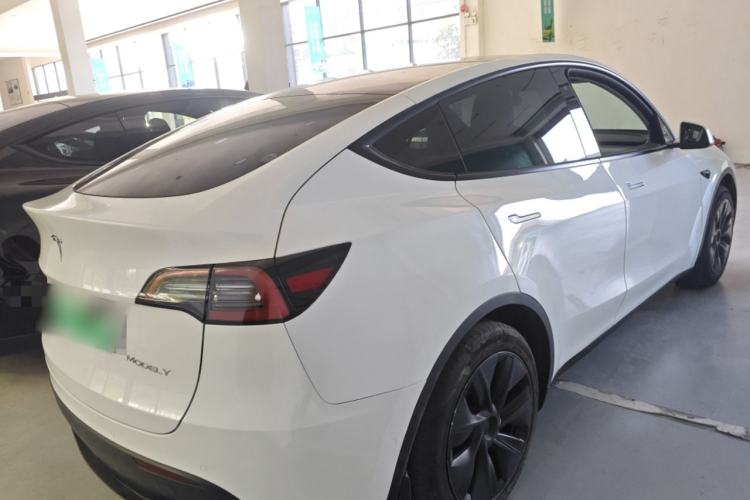 Used Tesla Model Y 2023 Rear-Wheel-Drive Version
