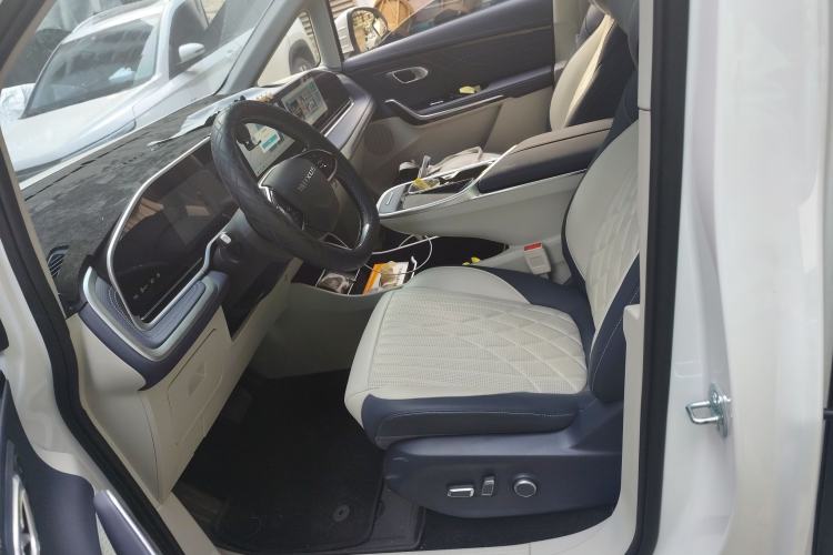 Used SAIC MAXUS G90 2024 2.0T Xingyun Seven-Seater Version