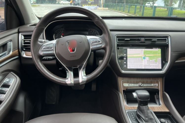 Used Roewe RX8 2018 30T Smart Connectivity All-Wheel Drive Supreme Edition
