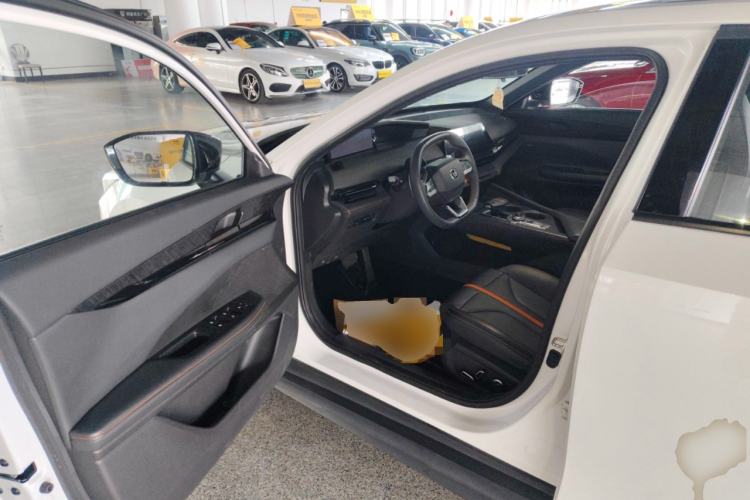 Used Changan UNI-V 2024 1.5T Smart Navigation Version
