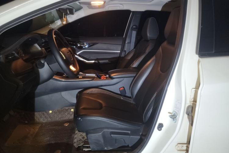 Used Venucia D60 2023 PLUS 1.6L XE CVT Trendy Edition
