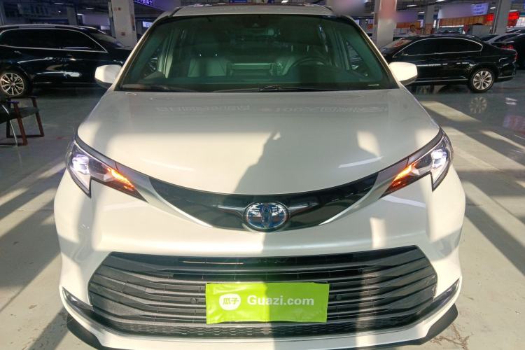 Used Toyota Sienna 2021 2.5L Hybrid Premium Edition