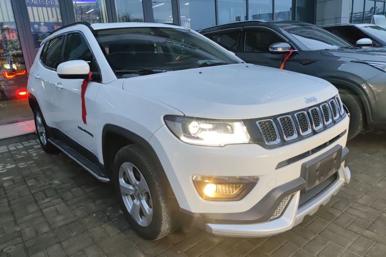 Used  Compass 2017 200T Automatic Family Edition
