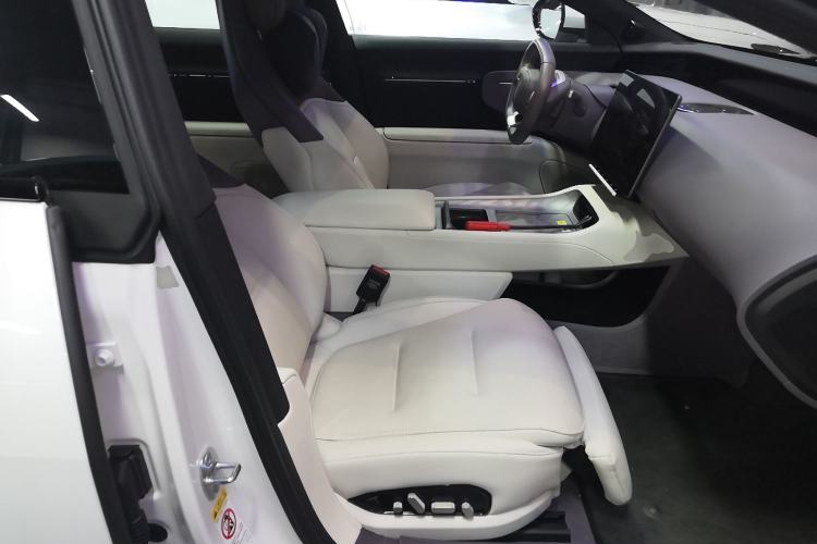 Used  12 2025 Ultra Extended-Range Edition
