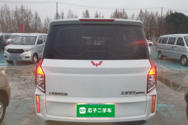Used Wuling Hongguang PLUS 2020 1.5L Manual Comfort 7-Seater
