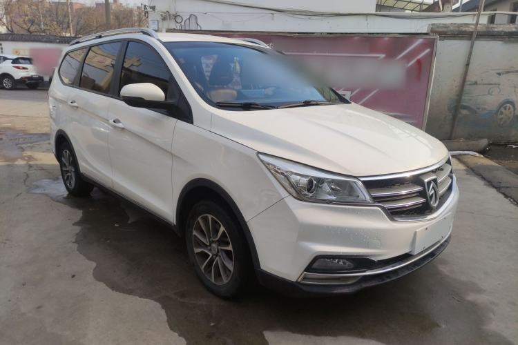 Used Baojun 730 2017 1.5T Manual Fashion Version 7 Seats China V Emission Standard

