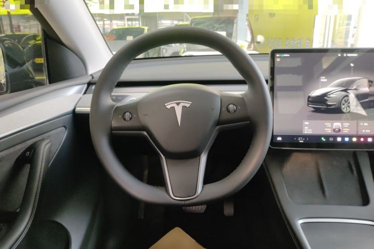 Used Tesla Model Y 2023 Rear-Wheel-Drive Version
