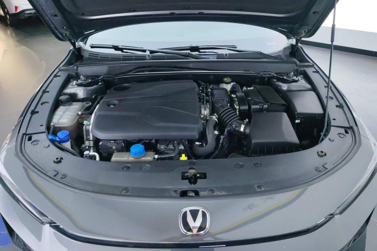 Used Changan UNI-V 2024 1.5T Prestige Edition
