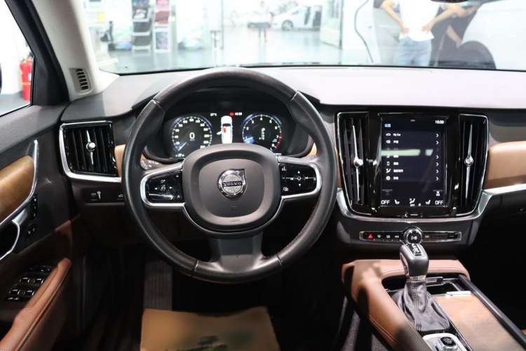 Used Volvo S90 2020 T5 Zhiyi Luxury Edition