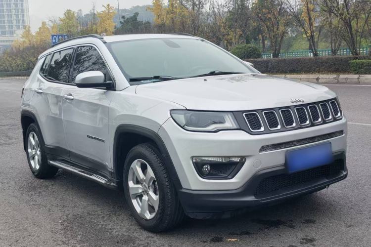 Used  Compass 2017 200T Automatic Family Edition
