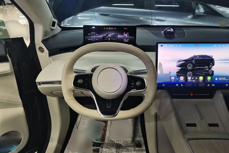 Used Hima Luxeed R7 2025 Range-Extended Version 251 km Max
